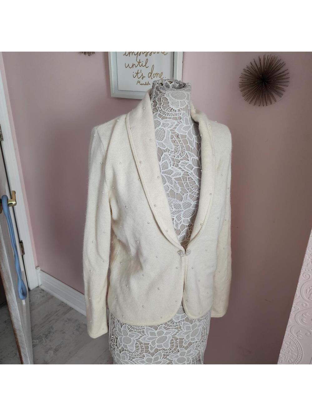 LKNW Jones New York Womens Lambswool Angora Pearl Embellished Sweater L